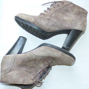 White Mountain Women's Bootie, 8.5M